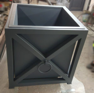 Robustní květináč